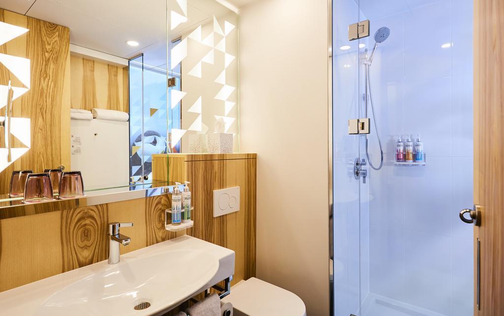 Alt Hotel Calgary East Village ภายนอก รูปภาพ