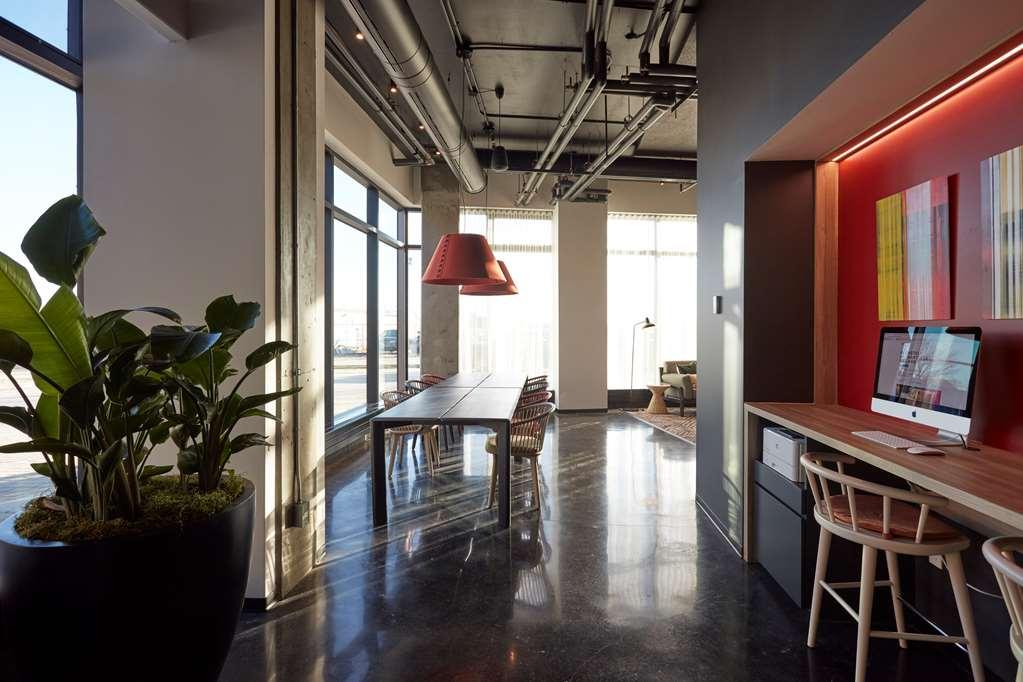 Alt Hotel Calgary East Village ภายใน รูปภาพ