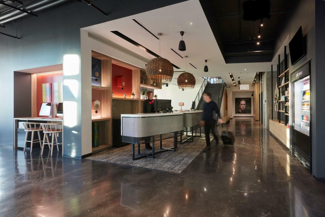 Alt Hotel Calgary East Village ภายนอก รูปภาพ