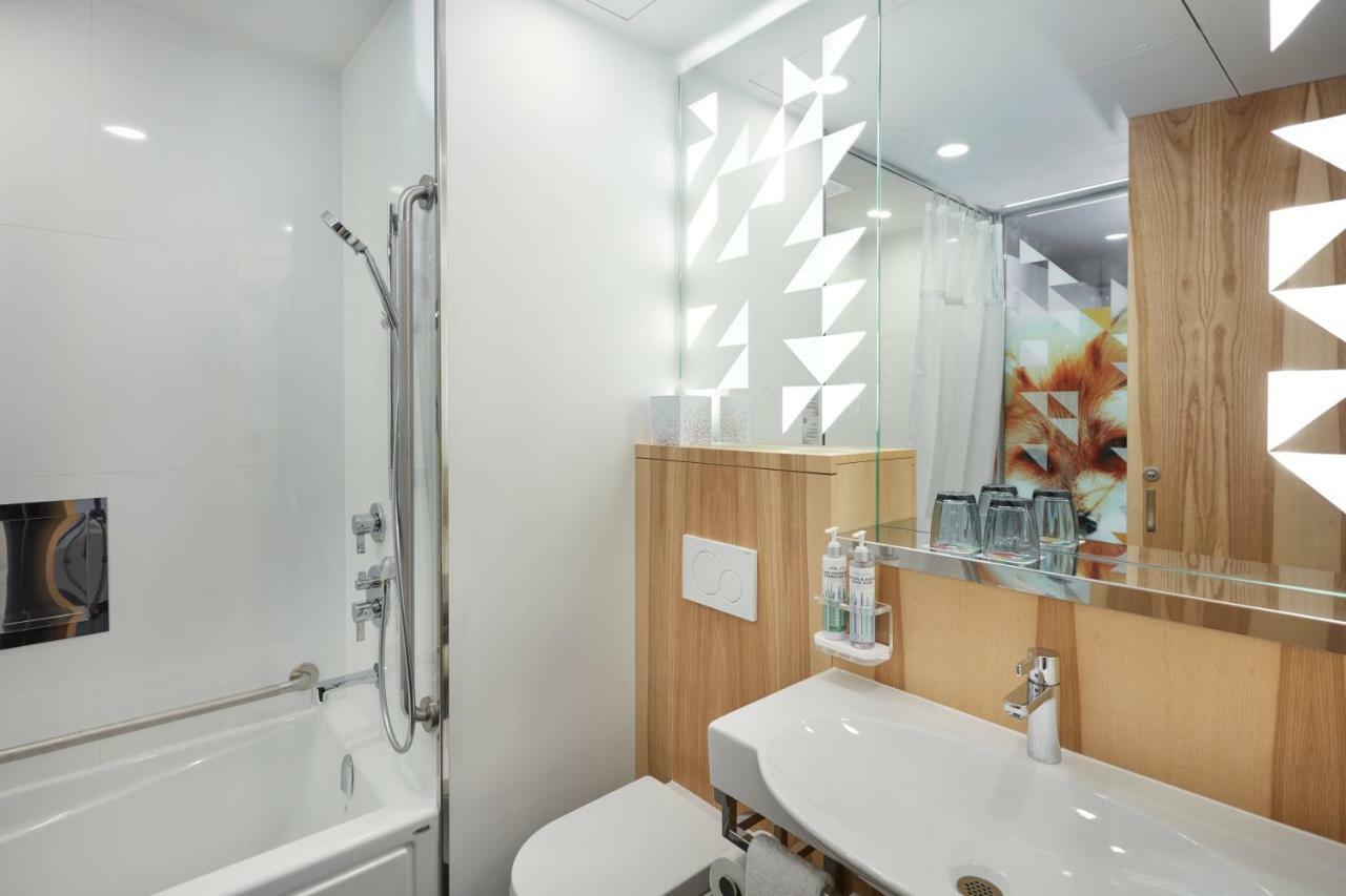 Alt Hotel Calgary East Village ภายนอก รูปภาพ