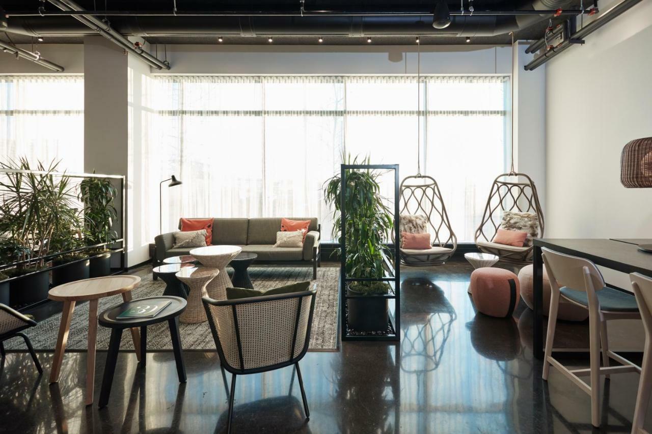 Alt Hotel Calgary East Village ภายนอก รูปภาพ