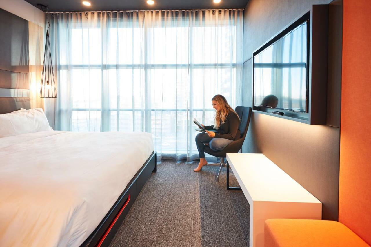 Alt Hotel Calgary East Village ภายนอก รูปภาพ