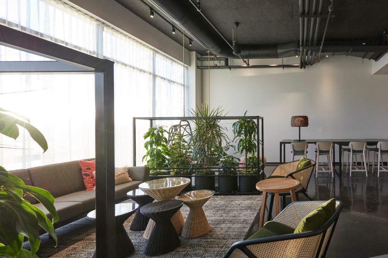 Alt Hotel Calgary East Village ภายนอก รูปภาพ